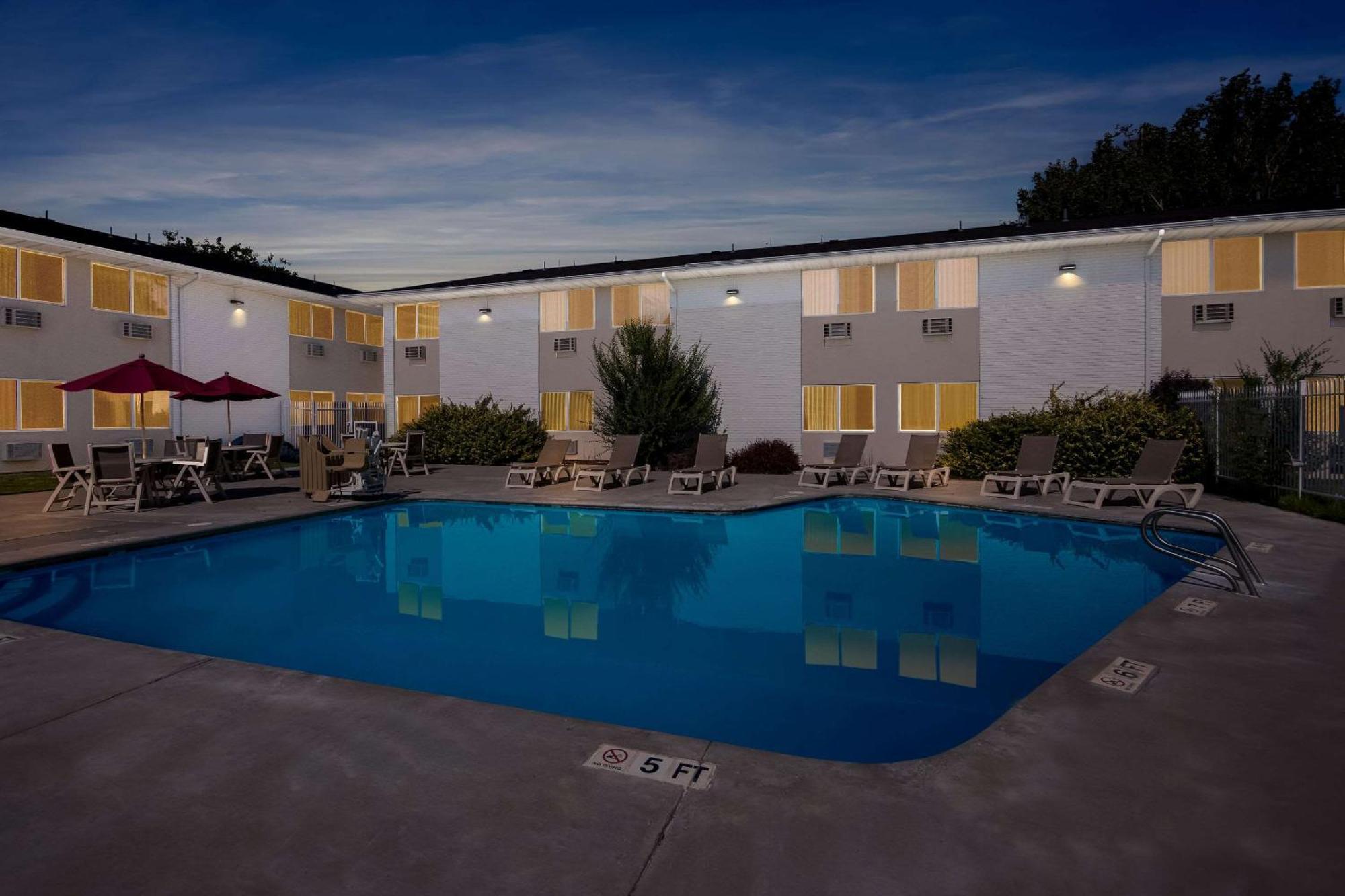 Econo Lodge アイダホフォールズ エクステリア 写真